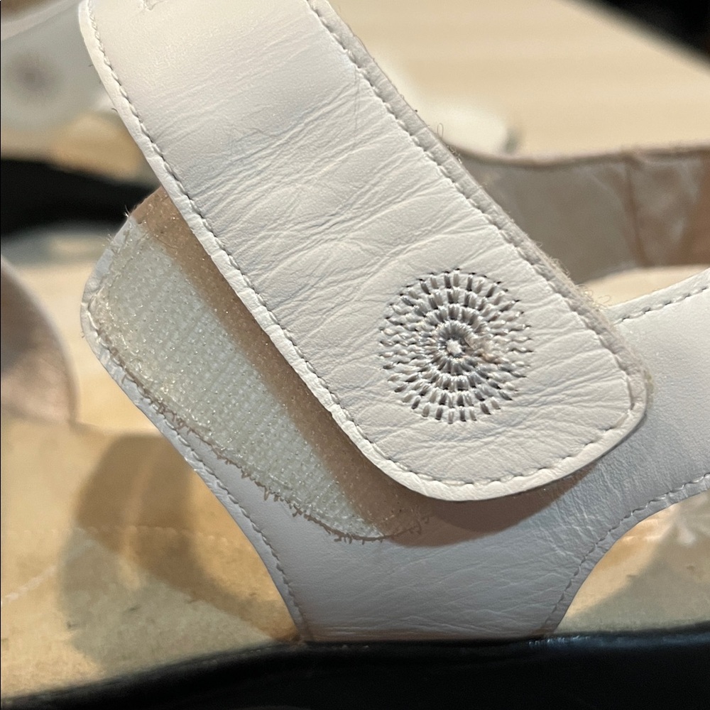 Propet White Leather Sandals size 8 women’s - Picture 7 of 11
